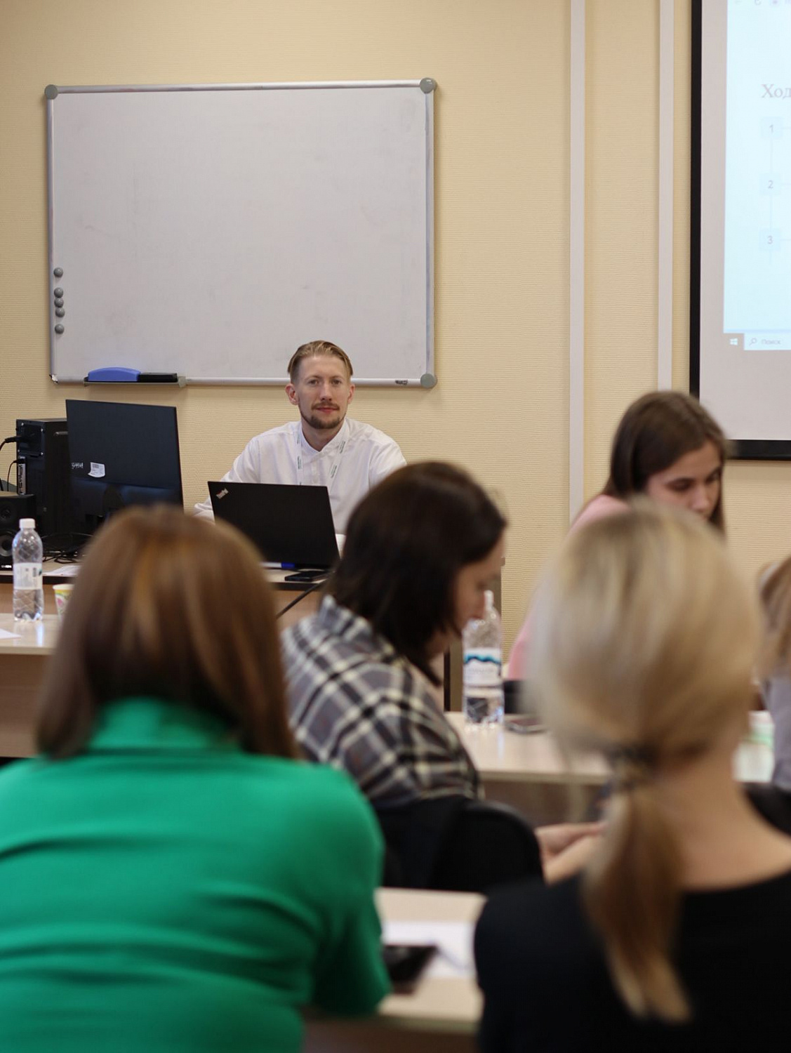 Перспективные нейросети и Кураж продаж: семинар для клиентов и сотрудников в Екатеринбурге